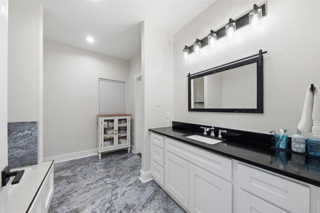 927 Aggie Avenue, Livingston, TX 77351