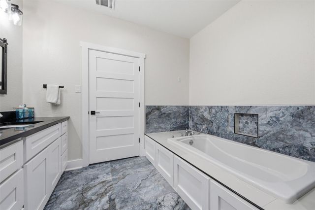 927 Aggie Avenue, Livingston, TX 77351