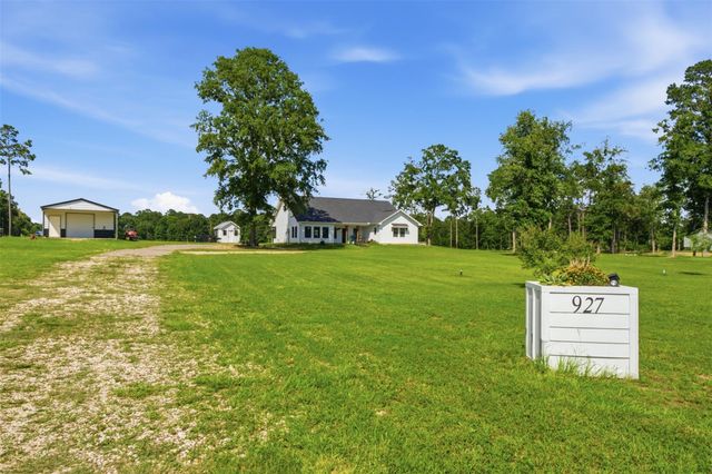 927 Aggie Avenue, Livingston, TX 77351