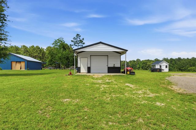 927 Aggie Avenue, Livingston, TX 77351