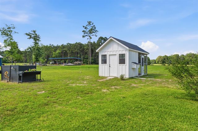 927 Aggie Avenue, Livingston, TX 77351