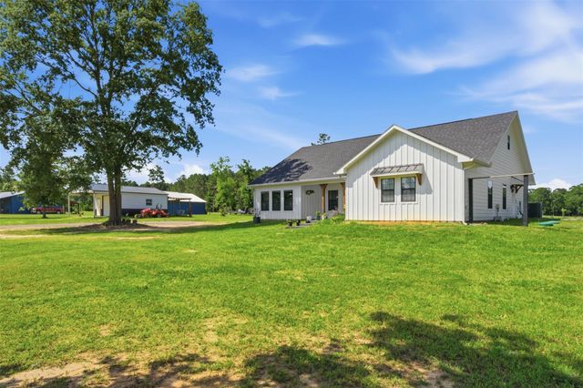 927 Aggie Avenue, Livingston, TX 77351