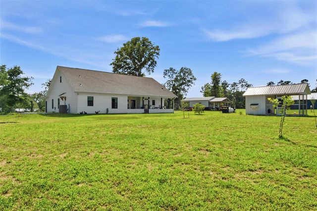 927 Aggie Avenue, Livingston, TX 77351