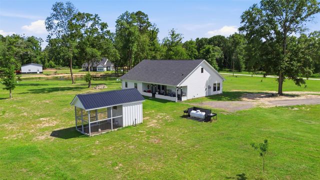 927 Aggie Avenue, Livingston, TX 77351