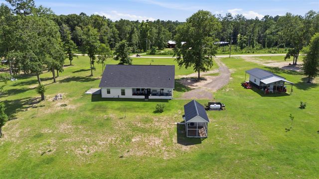 927 Aggie Avenue, Livingston, TX 77351