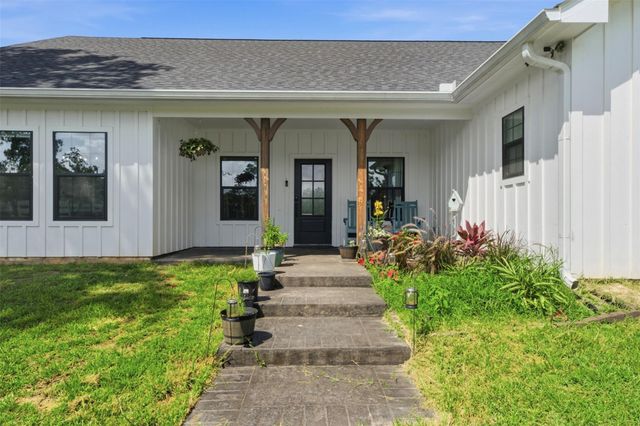 927 Aggie Avenue, Livingston, TX 77351