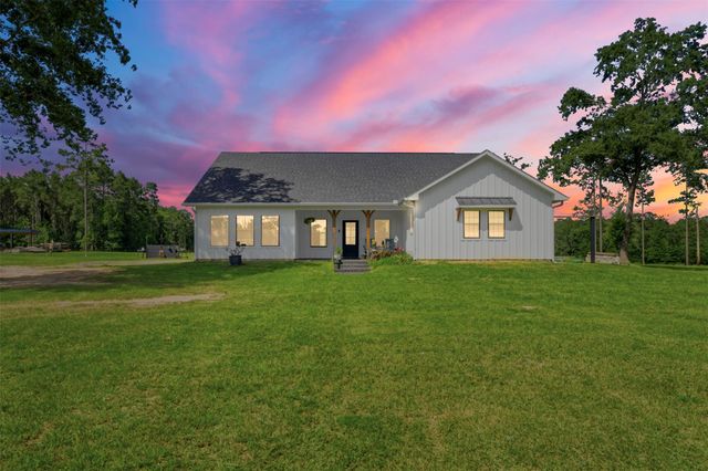 927 Aggie Avenue, Livingston, TX 77351
