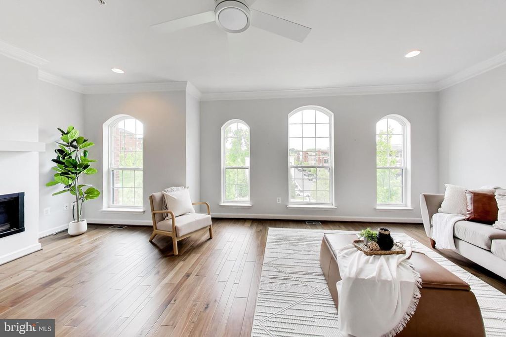 Image 10 of property listing at 517 WINDBOARD WAY, Oxon Hill, MD 20745