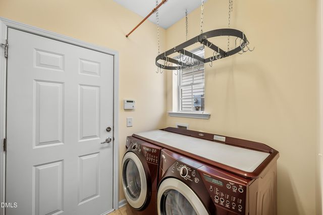 907 Footbridge Place, Cary, NC 27519