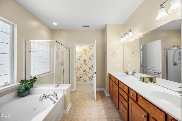 907 Footbridge Place, Cary, NC 27519