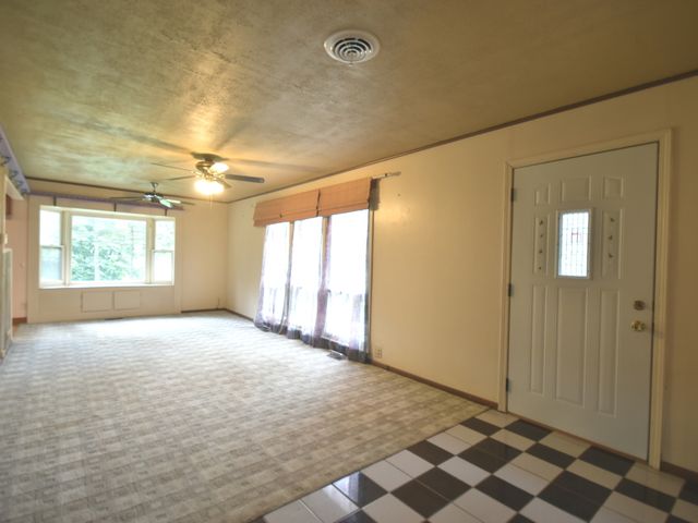 34W615 Illinois Street, St. Charles, IL 60174