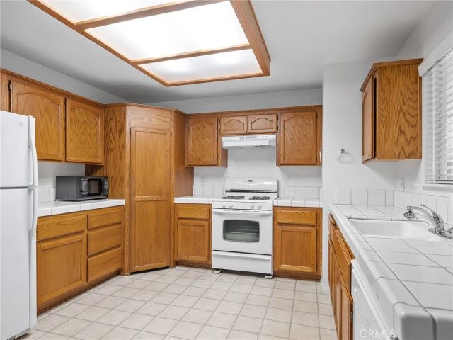 12298 Woodview, Victorville, CA 92392