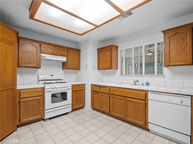 12298 Woodview, Victorville, CA 92392