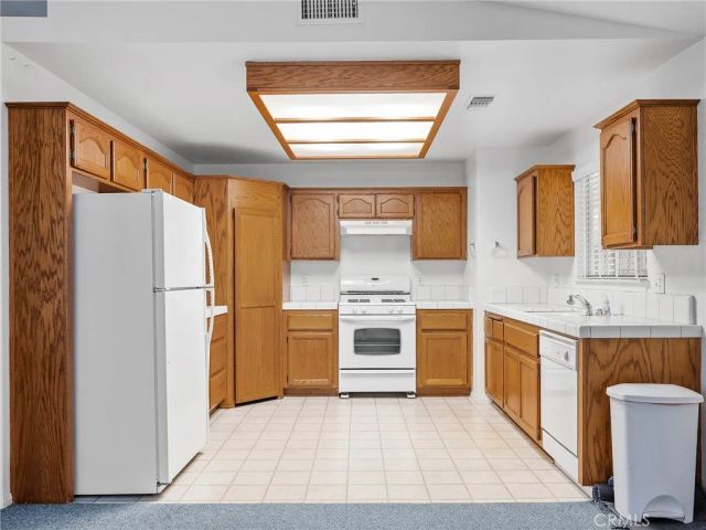 12298 Woodview, Victorville, CA 92392