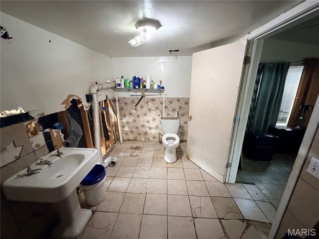 12095 Trampe Heights Lane, St Louis, MO 63138