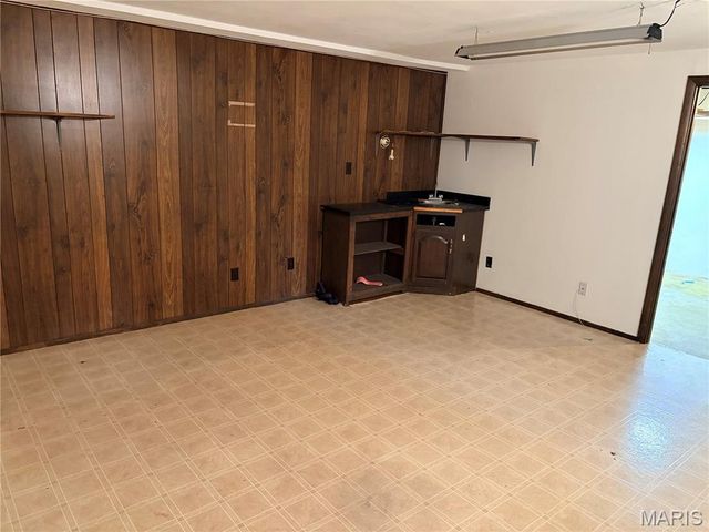 12095 Trampe Heights Lane, St Louis, MO 63138
