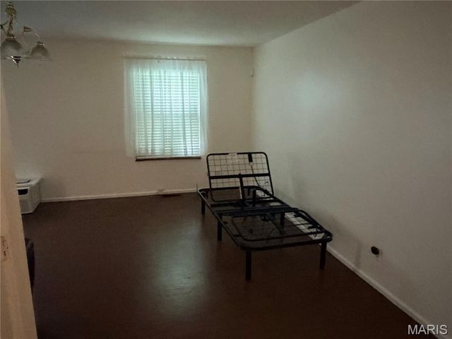12095 Trampe Heights Lane, St Louis, MO 63138