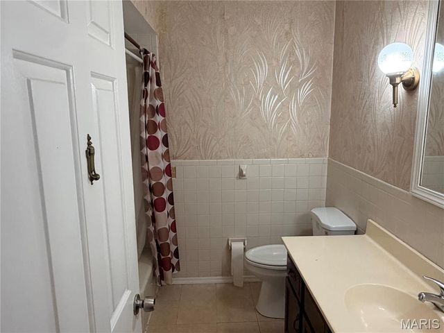 12095 Trampe Heights Lane, St Louis, MO 63138