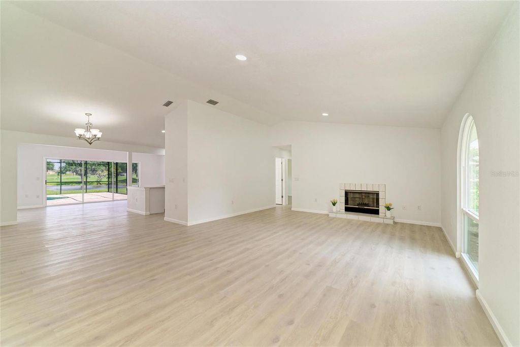 Image 12 of property listing at 6221 99TH STREET E, Bradenton, FL 34202