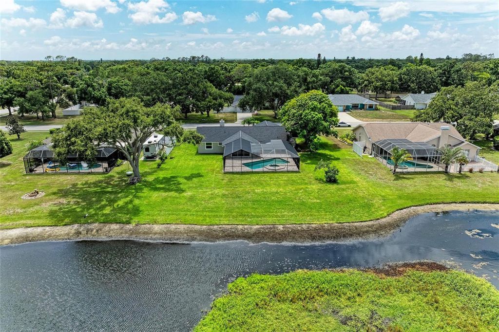 Image 5 of property listing at 6221 99TH STREET E, Bradenton, FL 34202