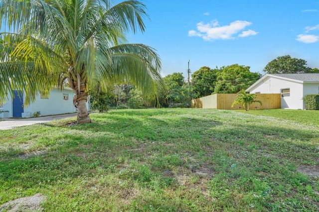 7871 Terrace Road, Lake Worth, FL 33462