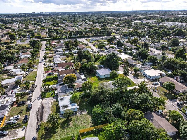 7871 Terrace Road, Lake Worth, FL 33462