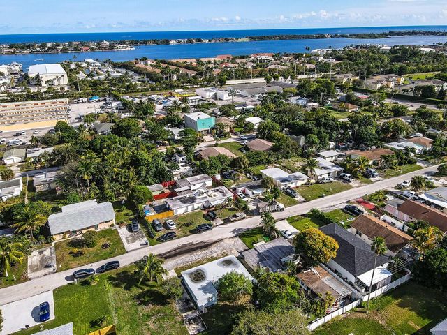 7871 Terrace Road, Lake Worth, FL 33462
