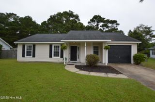 121 Hunting Green Drive, Jacksonville, NC 28546