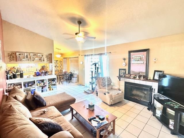 2407 Sarah Circle, Selma, CA 93662