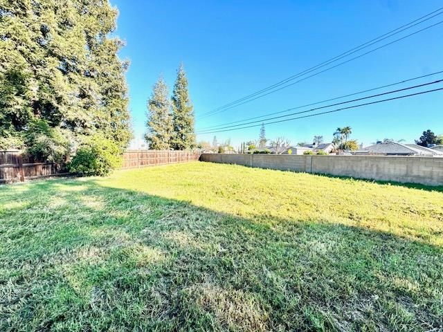 2407 Sarah Circle, Selma, CA 93662