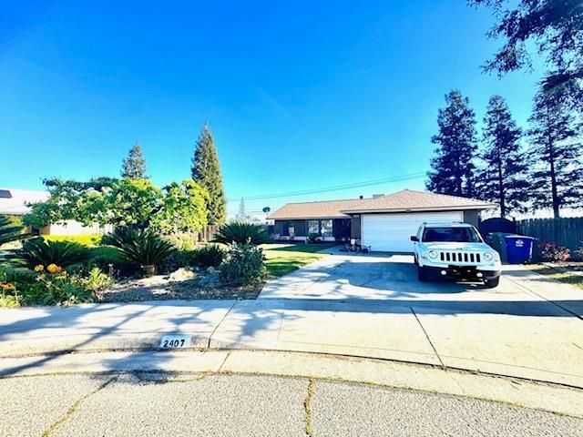 2407 Sarah Circle, Selma, CA 93662