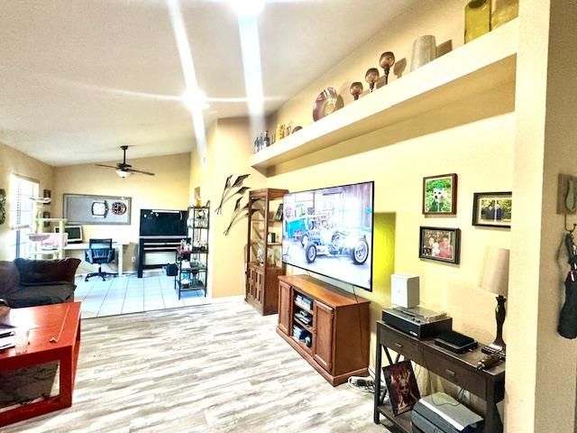 2407 Sarah Circle, Selma, CA 93662