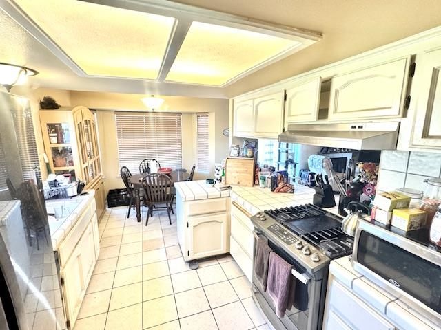 2407 Sarah Circle, Selma, CA 93662