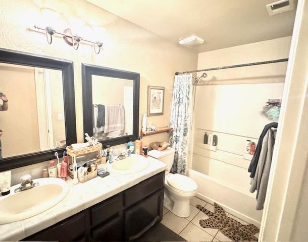 2407 Sarah Circle, Selma, CA 93662