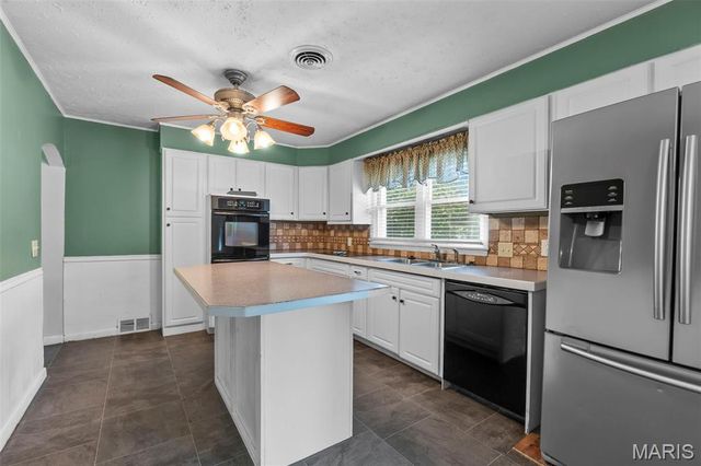 701 Sikes Avenue, Sikeston, MO 63801