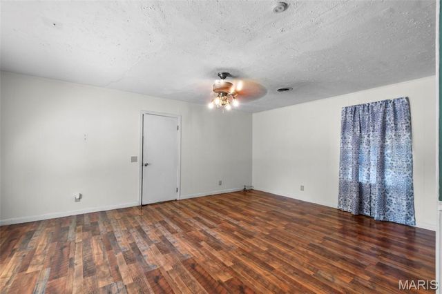 701 Sikes Avenue, Sikeston, MO 63801