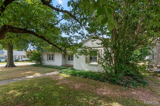 701 Sikes Avenue, Sikeston, MO 63801