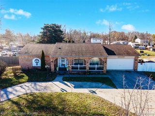 11266 Plumbrook Road, Sterling Heights, MI 48312