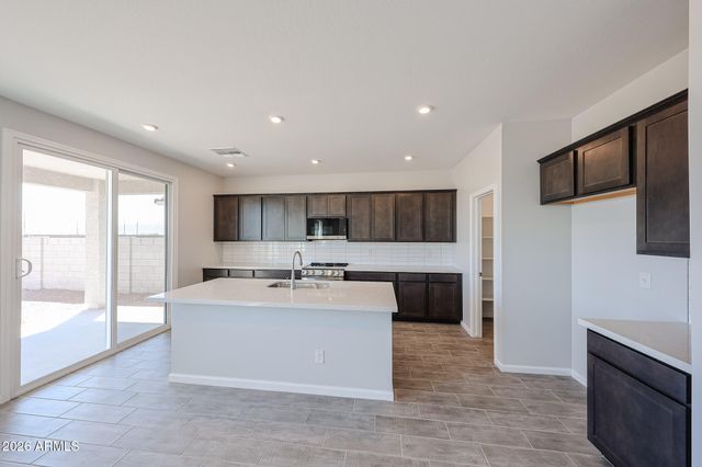 17954 W CREEDANCE Boulevard, Surprise, AZ 85387