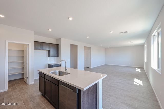 17954 W CREEDANCE Boulevard, Surprise, AZ 85387