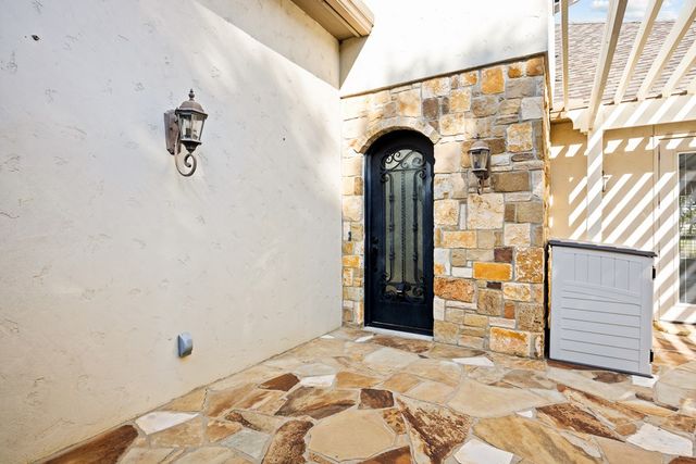 2885 Rock Barn Dr, Kerrville, TX 78028