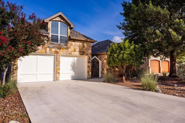 2885 Rock Barn Dr, Kerrville, TX 78028