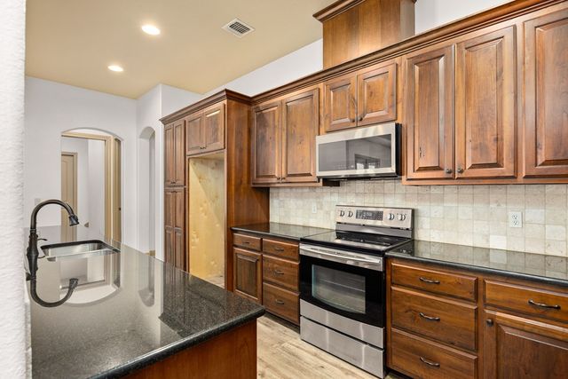 2885 Rock Barn Dr, Kerrville, TX 78028