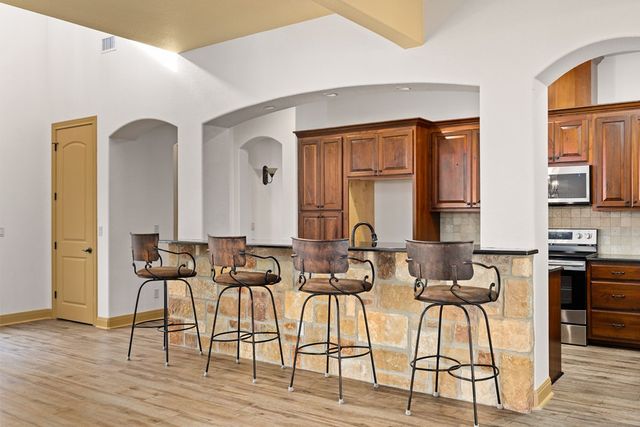 2885 Rock Barn Dr, Kerrville, TX 78028