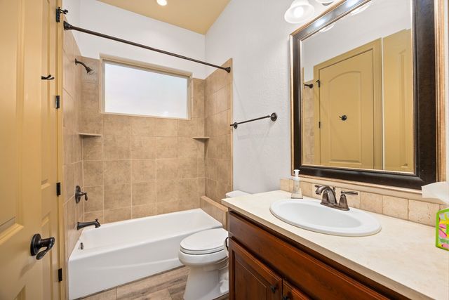 2885 Rock Barn Dr, Kerrville, TX 78028