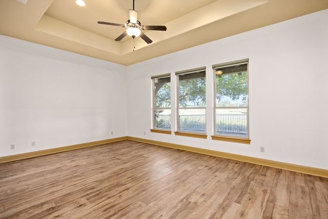 2885 Rock Barn Dr, Kerrville, TX 78028