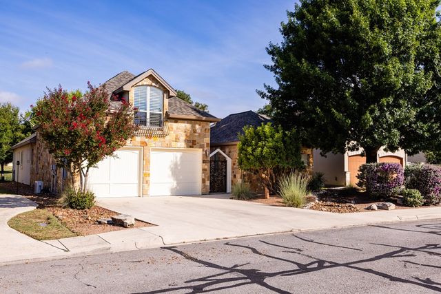 2885 Rock Barn Dr, Kerrville, TX 78028