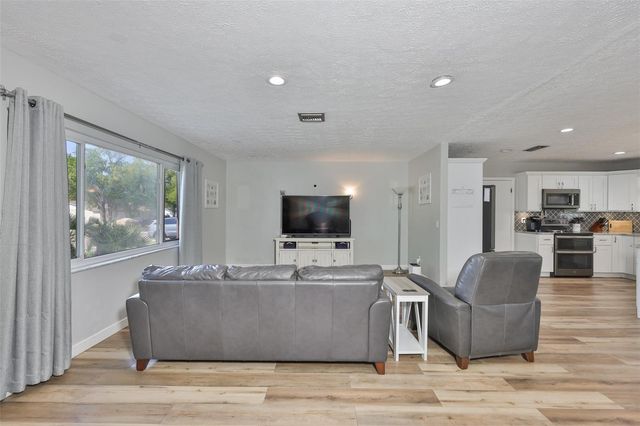 116 MARY KAY COURT, Brandon, FL 33511