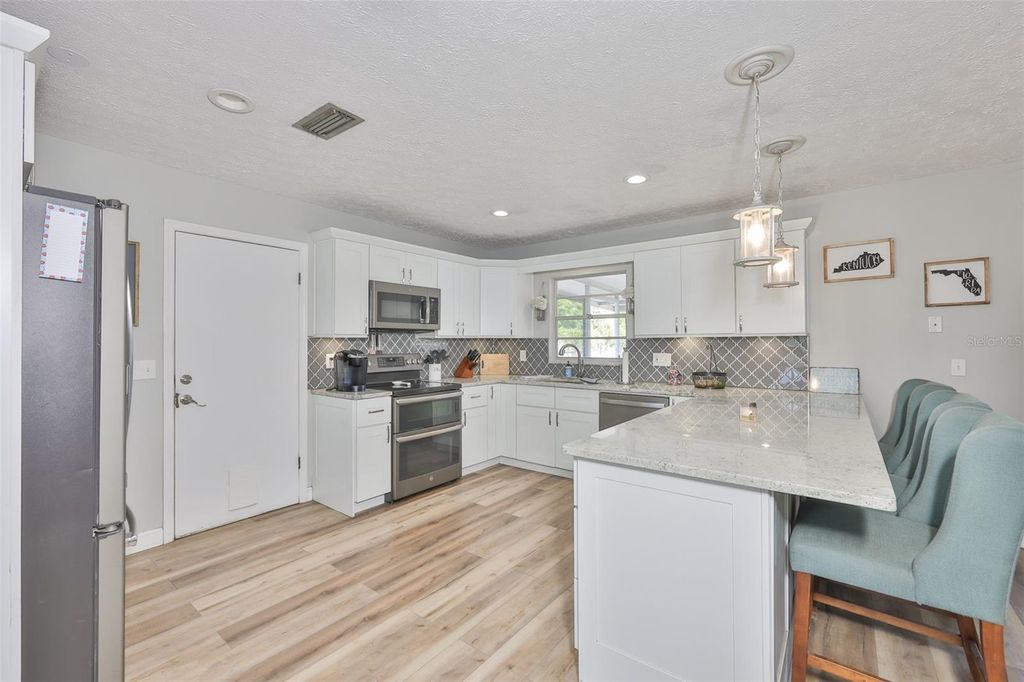 Image 19 of property listing at 116 MARY KAY COURT, Brandon, FL 33511