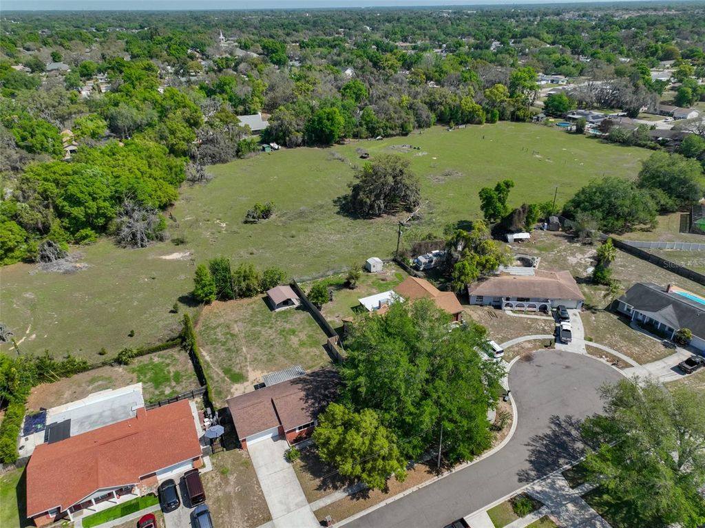 Image 3 of property listing at 116 MARY KAY COURT, Brandon, FL 33511